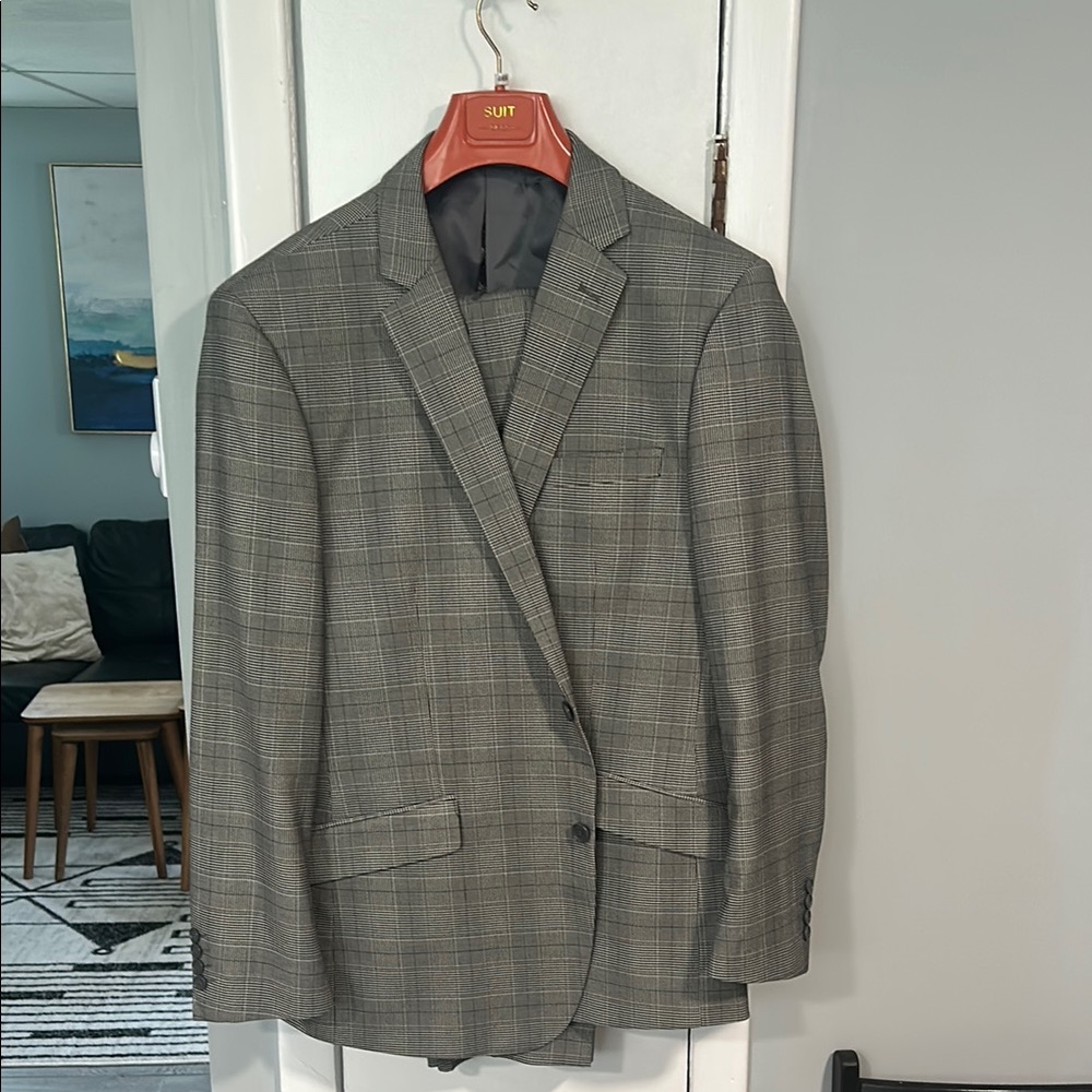Gray Plaid Wool Suit Jacket with Notched Lapels